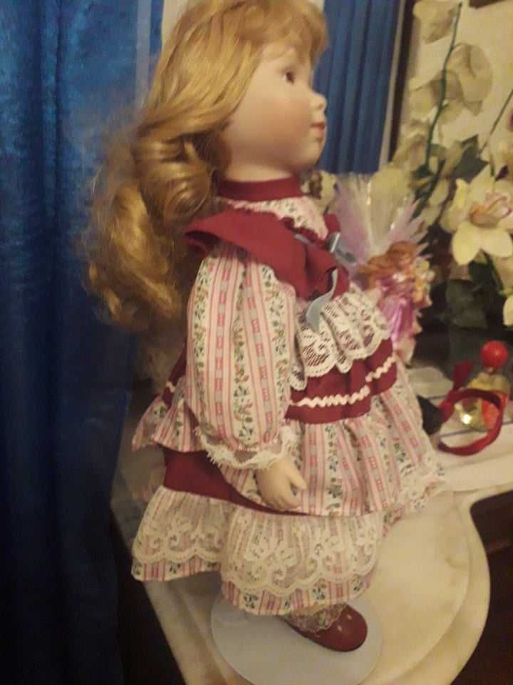 boneca de porcelana