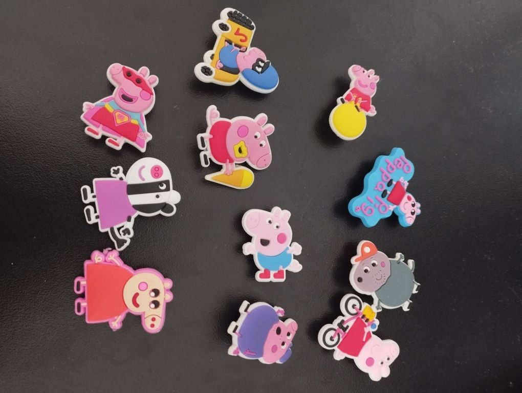 Spinki przypinki do butów typu crocs motyw świnka Peppa Jibbitz charms