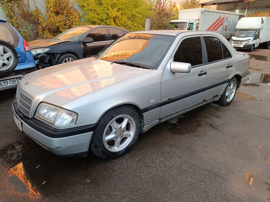 Продам Мерседес 202