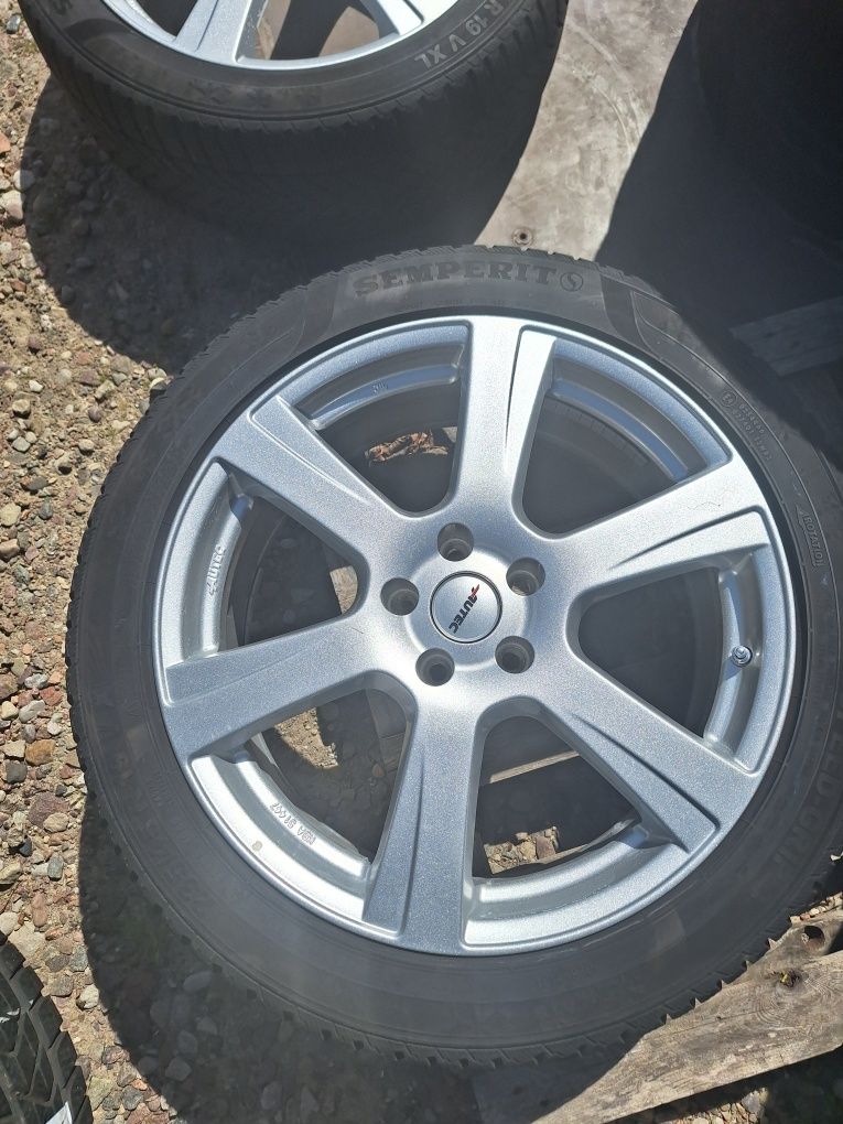 Koła zimowe Skoda Kodiaq Seat Tarraco Audi Q3  VW Tiguan  235 45r19