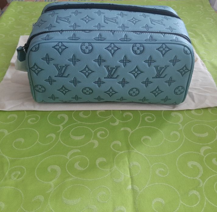 Nécessaire Dopp Kit Louis Vuitton