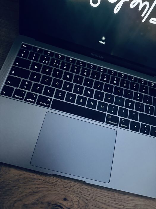 Apple MacBook Air 13” 2019 - Oferta da capa verde