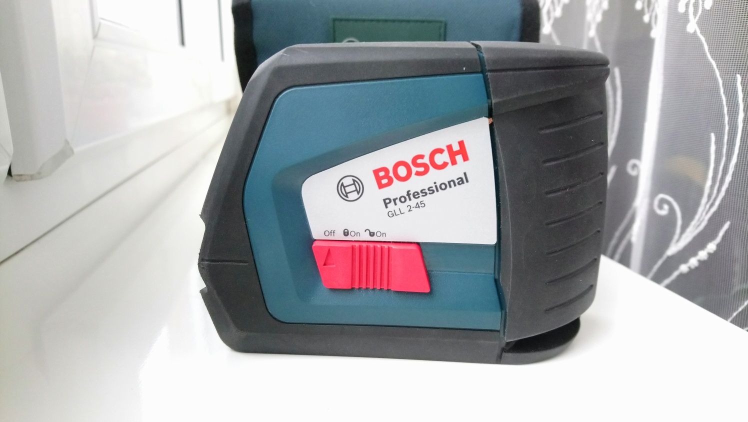 Уровень лазерный нивелир BOSCH GlL2-45 professional