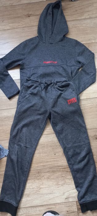 Paka ubrań chłopięcych 146/152