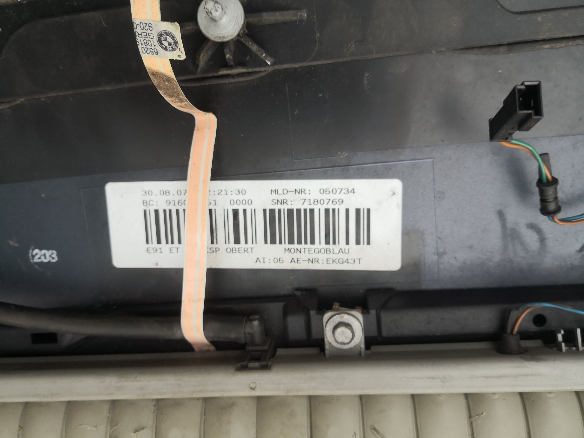 Blenda tylnej klapy BMW e91 montegoblau A51 listwa