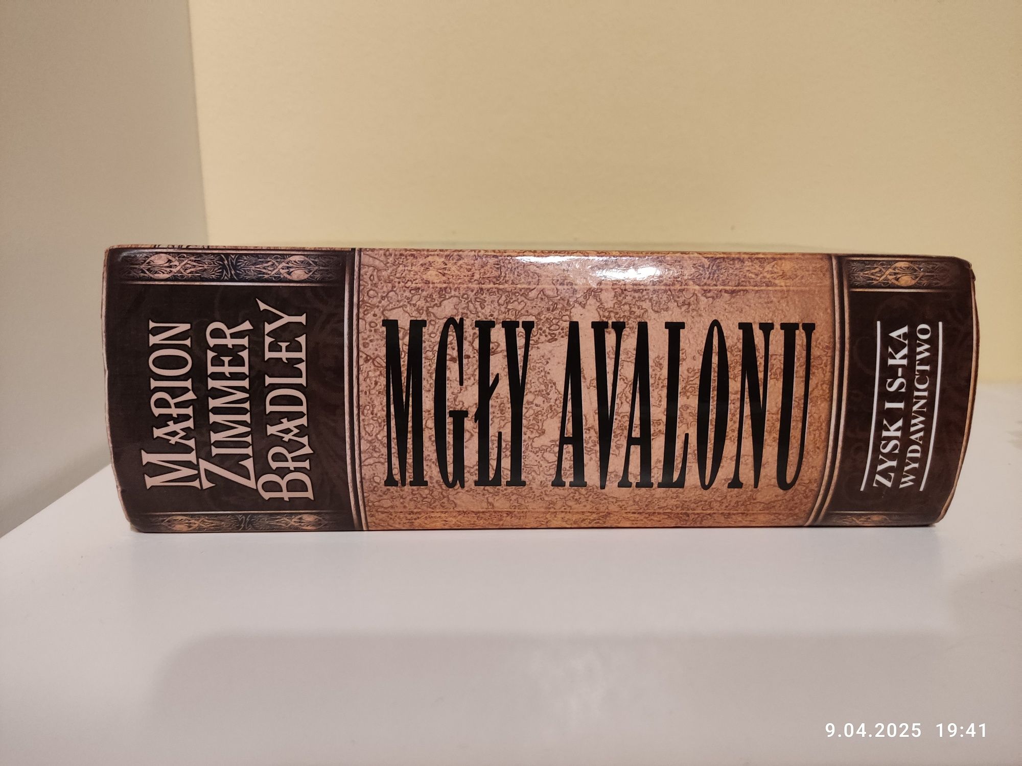 Mgły Avalonu Marion Zimmer Bradley