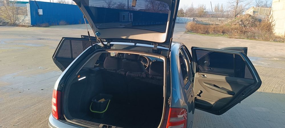 Шкода Фабия 2004 год 1.2 бензин