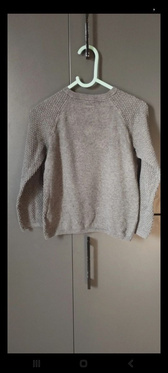 Szary sweterek w serduszka - H&M - rozmiar 104