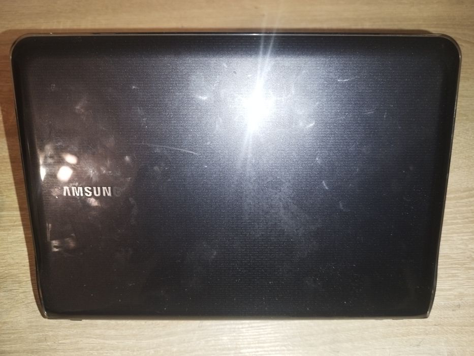 Ноутбук самсунг в хорошому стані