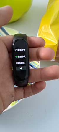 Opaska mi band 5 w dobrym stanie