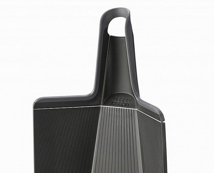 Deska Chop2Pot Plus Regular, czarna / Joseph Joseph