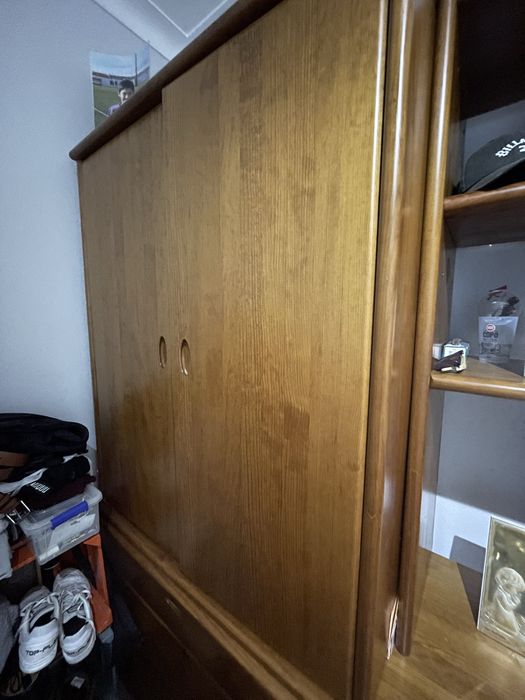 Movél c/roupeiro e secretária + Cama solteiro dupla