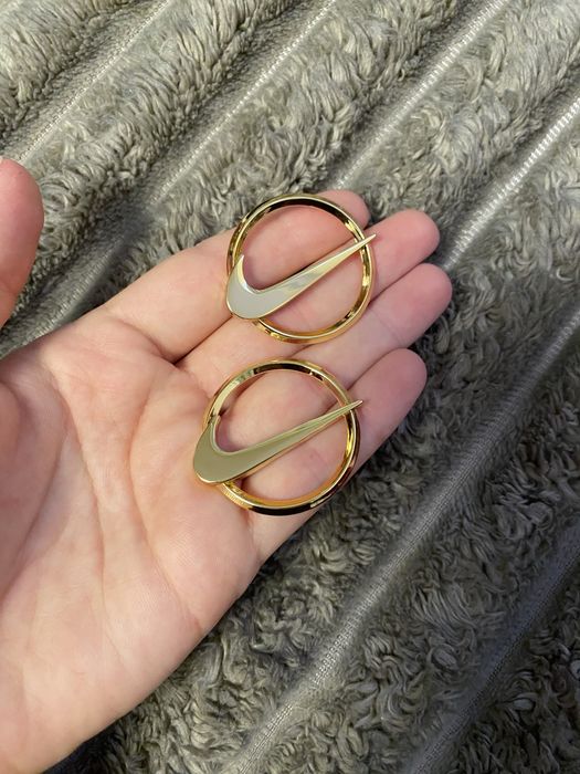 Значки на шнурівки від кросівок Nike Air Force