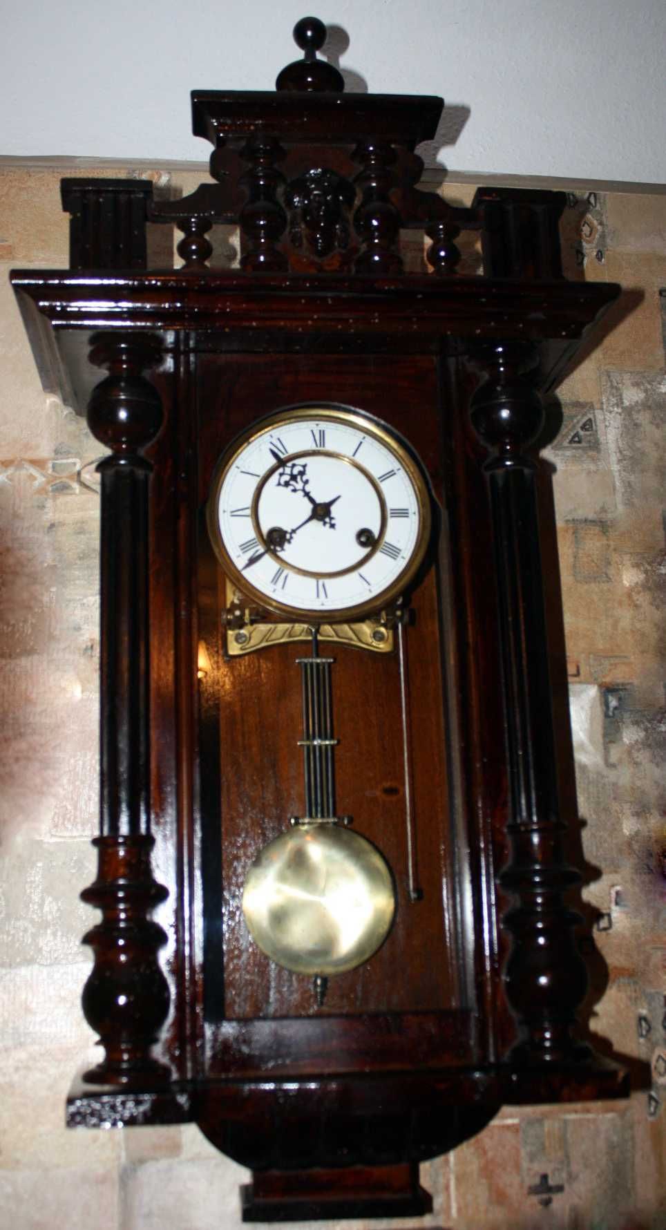 Антиквариат. Настенные часы (clock) немецкой фирмы Kienzle .