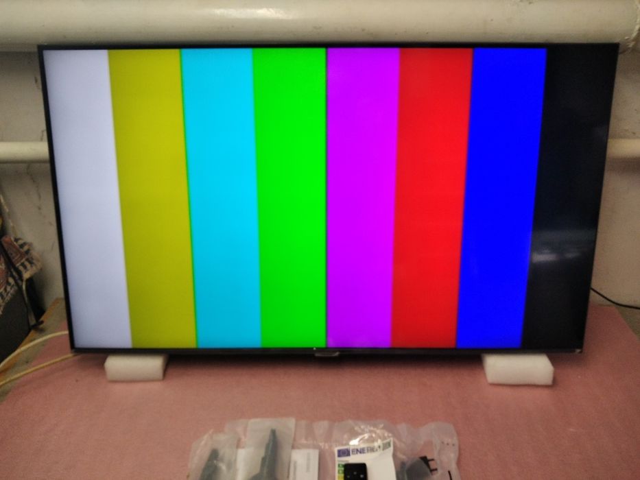 Продам телевізор SAMSUNG UE43AU 7172 SMART Wl -Fl 2024 рік гарантія