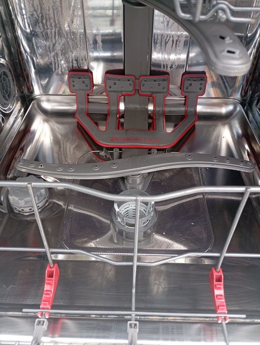 Máquina lavar loiça praticamente nova