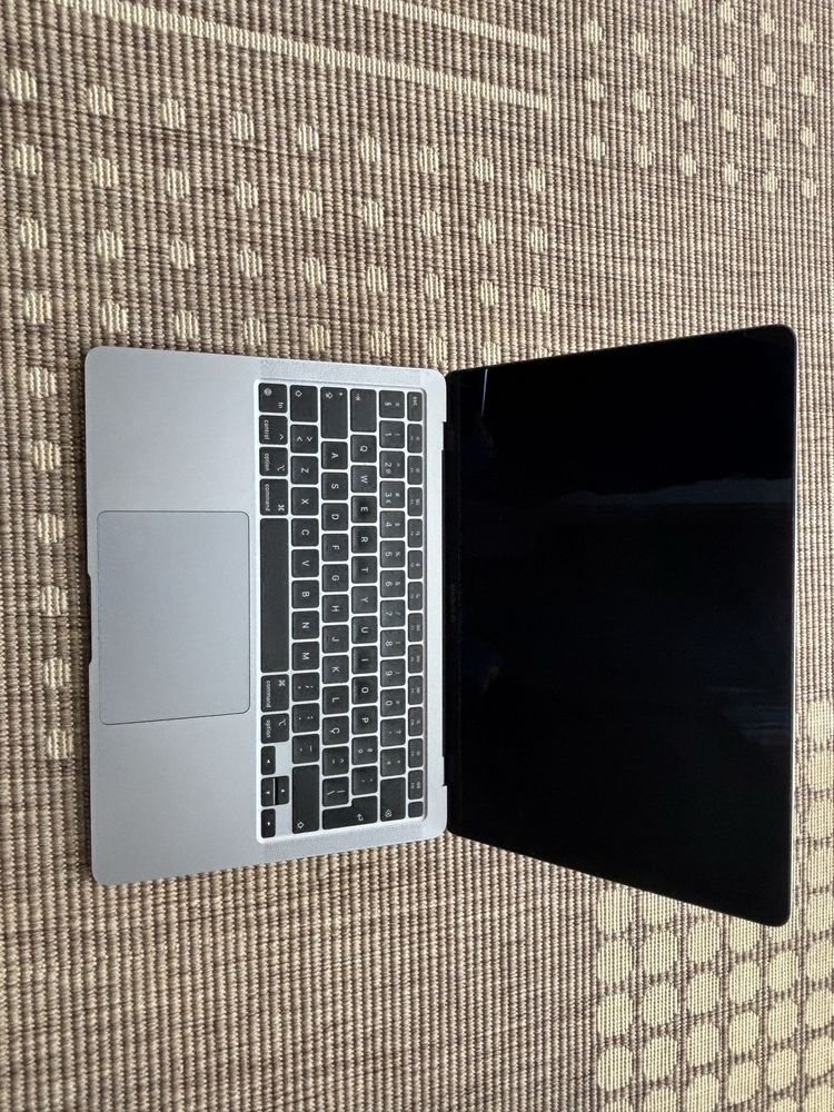 Apple MacBook Air M1 8G RAM 512G