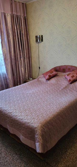 Здам з гарним ремонтом 4 кімн кв біля маг. Прогрес, центр .