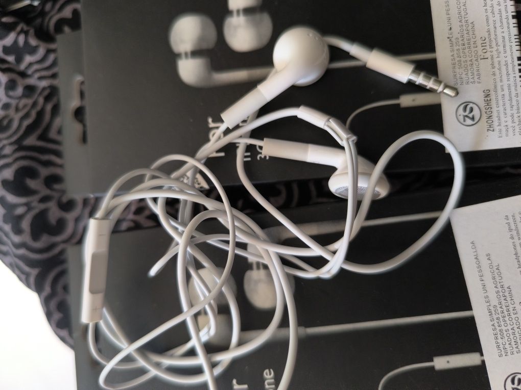Fones de ouvido..