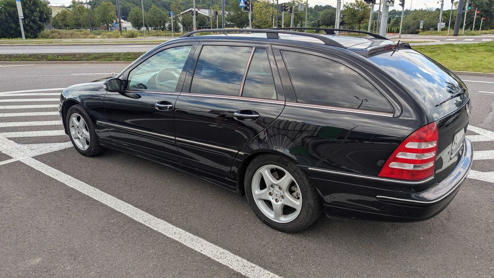 Mercedes W203 C180 Automat LPG 1.8 Kompressor 143 KM 235 tys. hak 2005