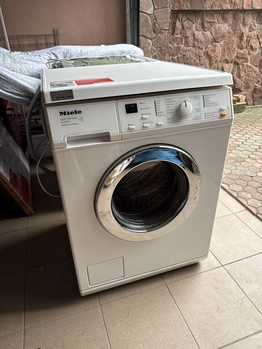 Стіральна машинка