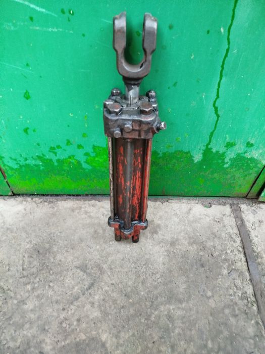 Гидроцидиндр навески ЦС-75