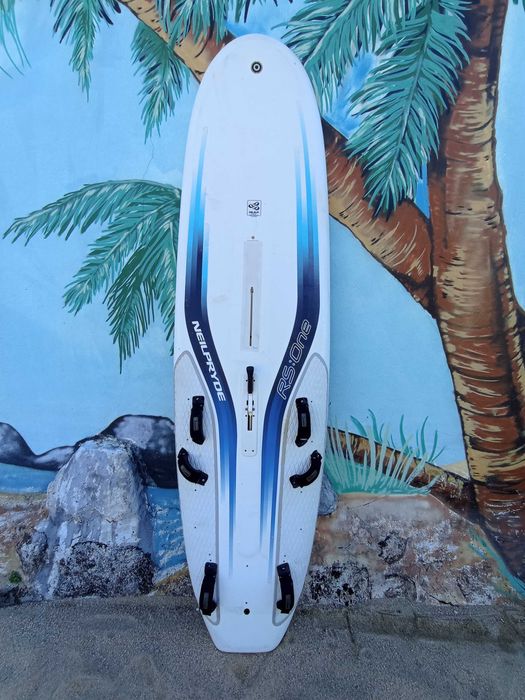 Prancha windsurf Neilpryde RS One 209 L, com patilhão e fin