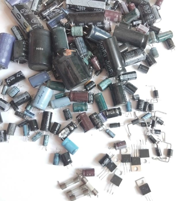 Конденсатори електролітичні для техніки 1 лотом