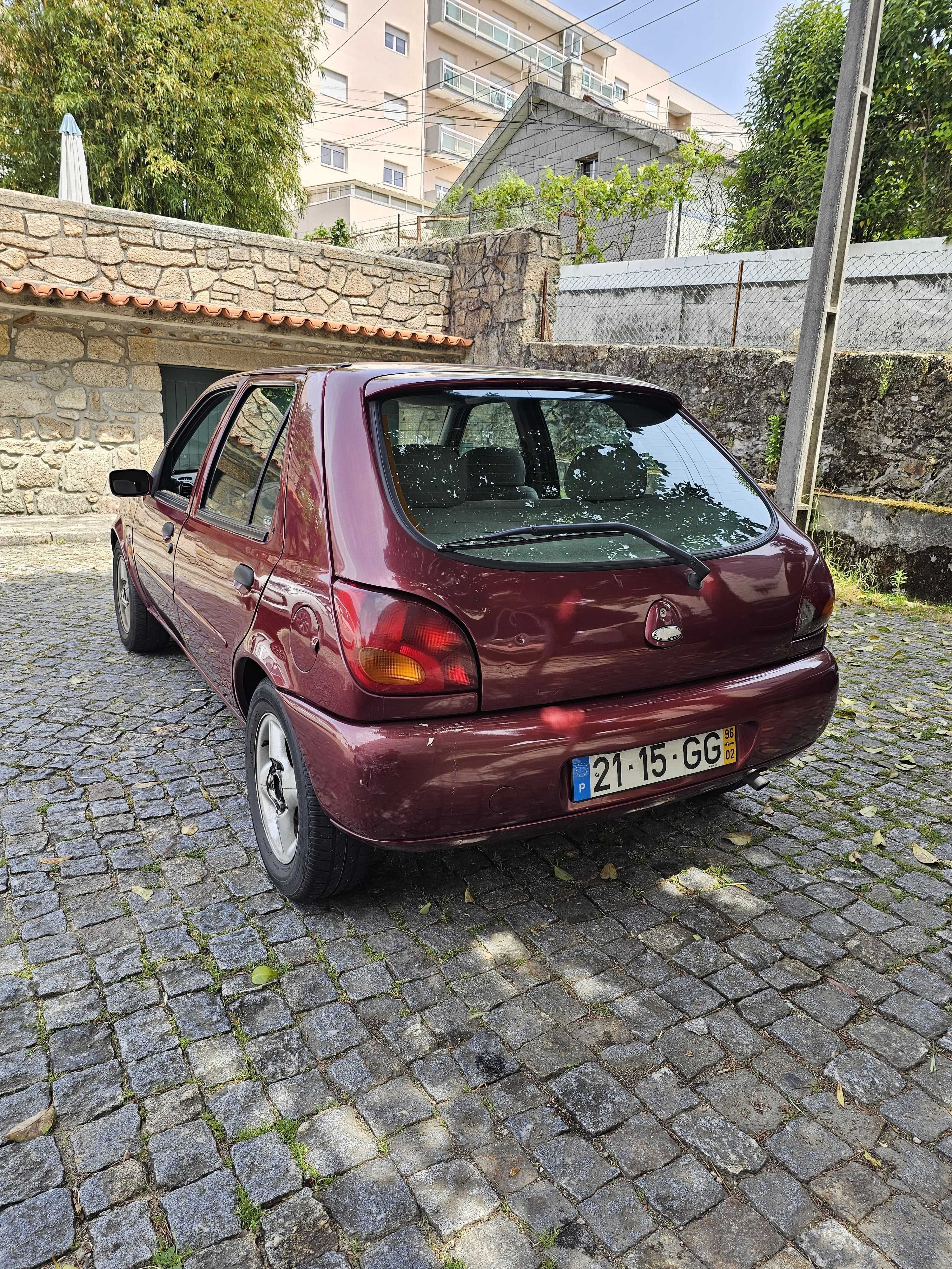 Ford Fiesta 1.25 Gasolina – 1996 Fiável, Económico e Pronto a Circular