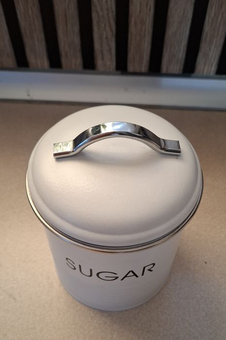 Pojemnik  metalowy  na cukier