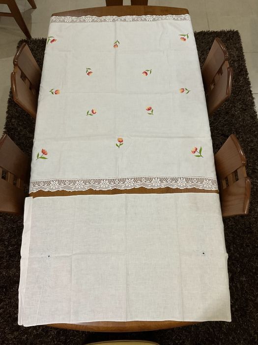 Toalhas de mesa bordadas