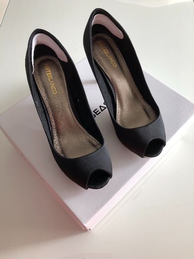 Sapatos pretos de salto (novos) - tamanho 36