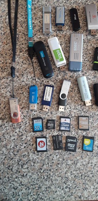 Conjunto de Acessórios de Informática Diversos
Pens/Mp3/Outros

Veja t