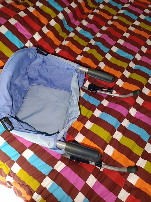 Cadeira da papa para mesa com sistema de segurança