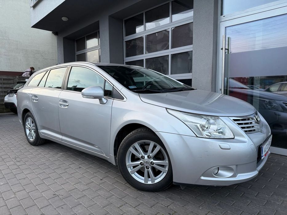Toyota Avensis Salon Polska
