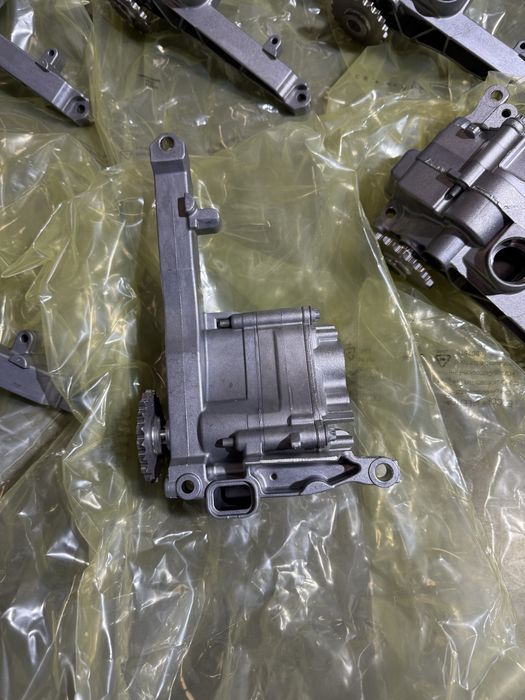 Масло насос масляний OM642 3.0 Sprinter W906 W907 спрінтер 319 519