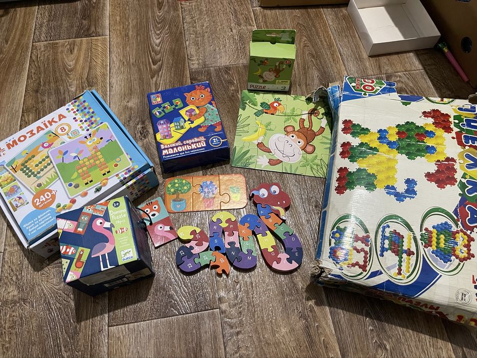 Комплект: Арт Мозаїка, пазли, доміно, конструктор бджілка для малечі