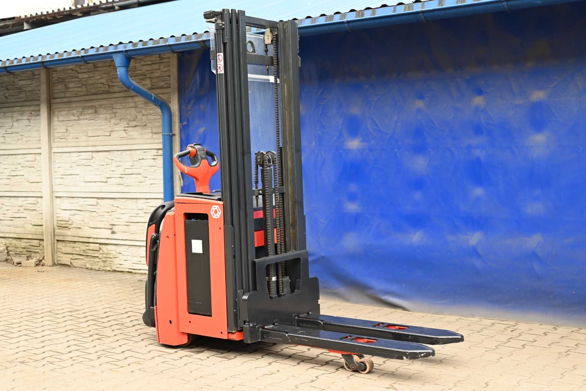 Paleciak elektryczny Linde L14 AP Triplex 480cm 2017rok FHP 373