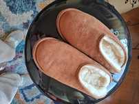 Pantufas em pele com pêlo natural de borrego