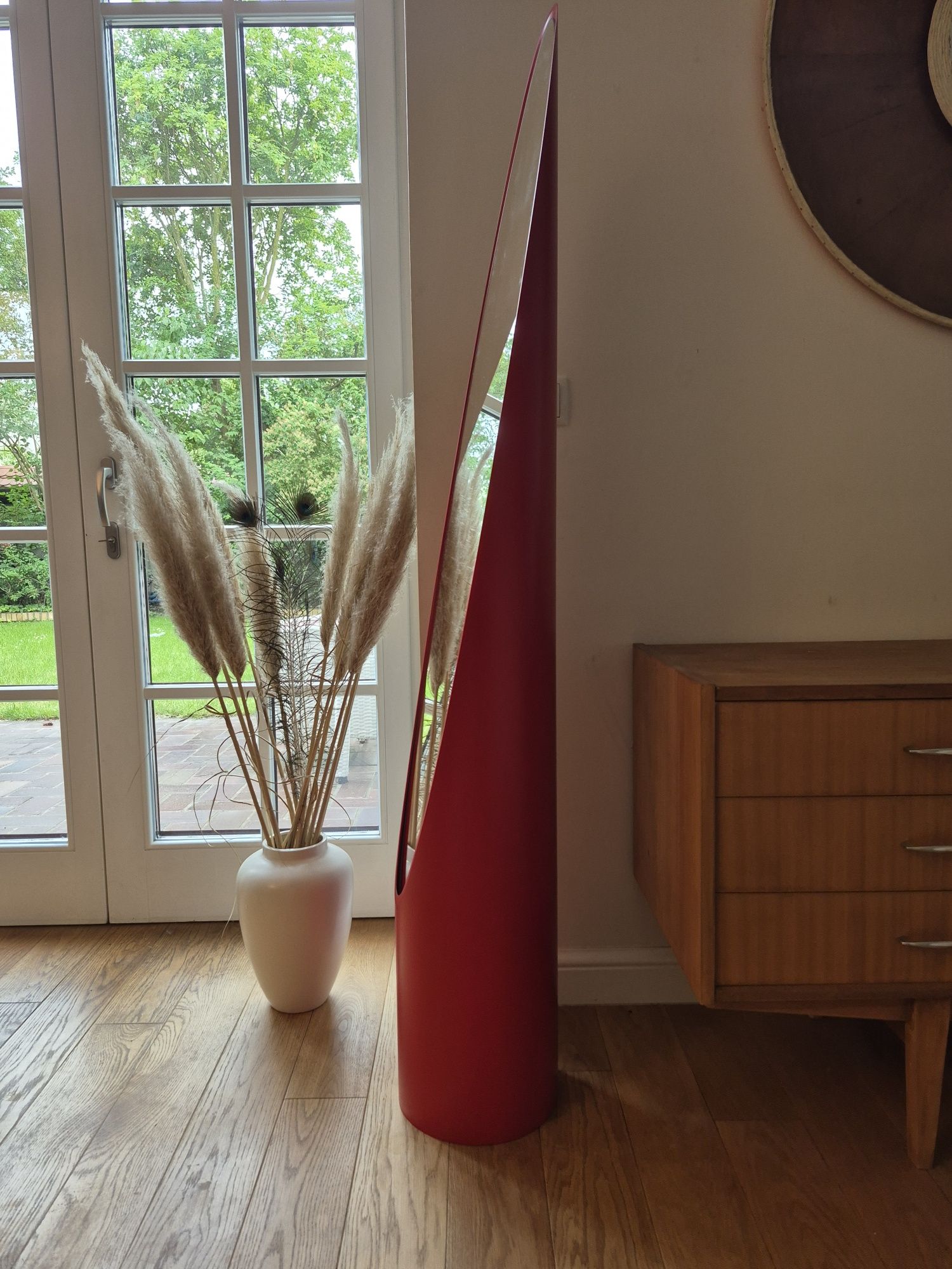 Lustro stojące Unghia Lipstick – czerwony mat – włoskiego design