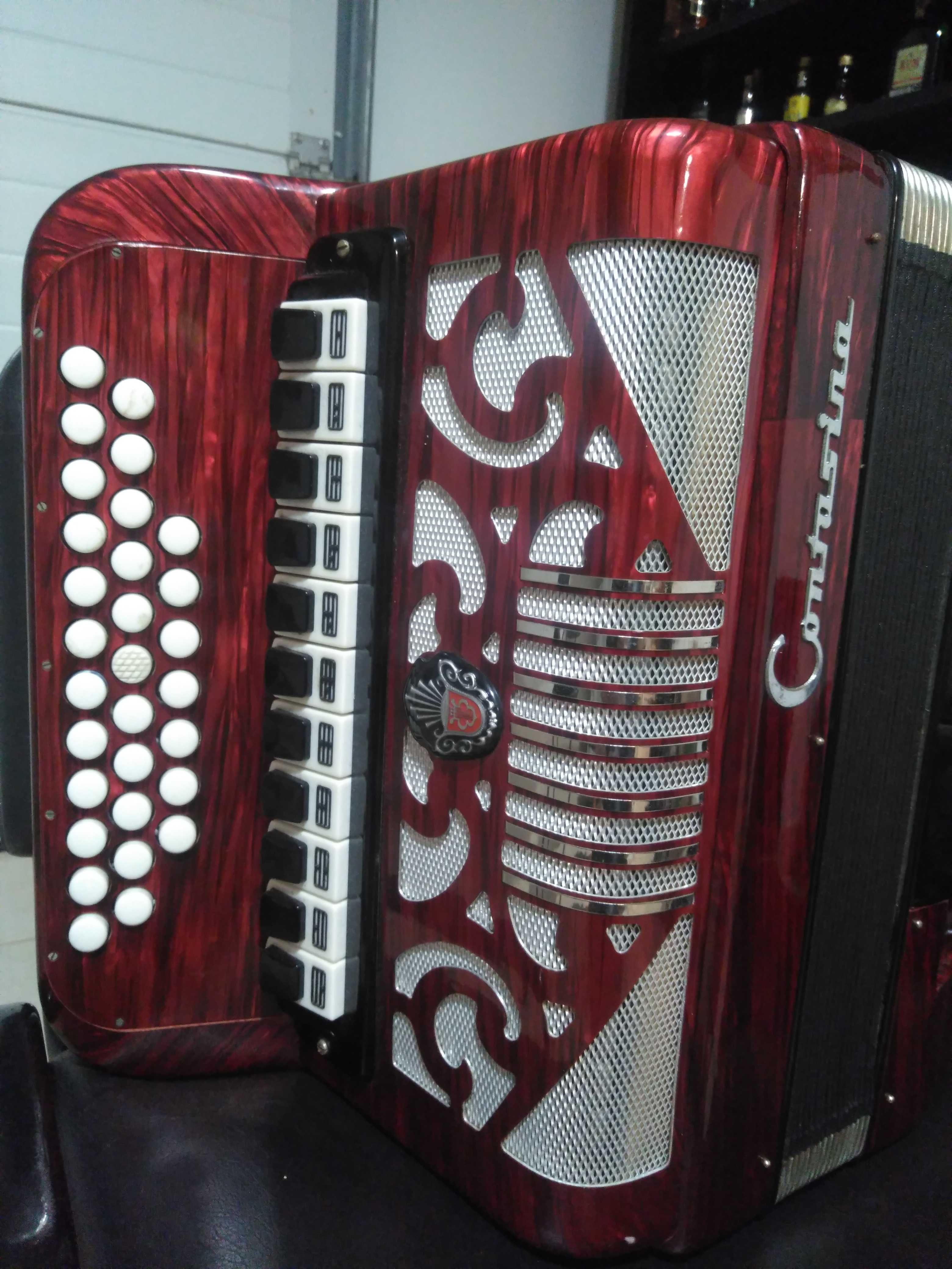 Concertina à quarta voz