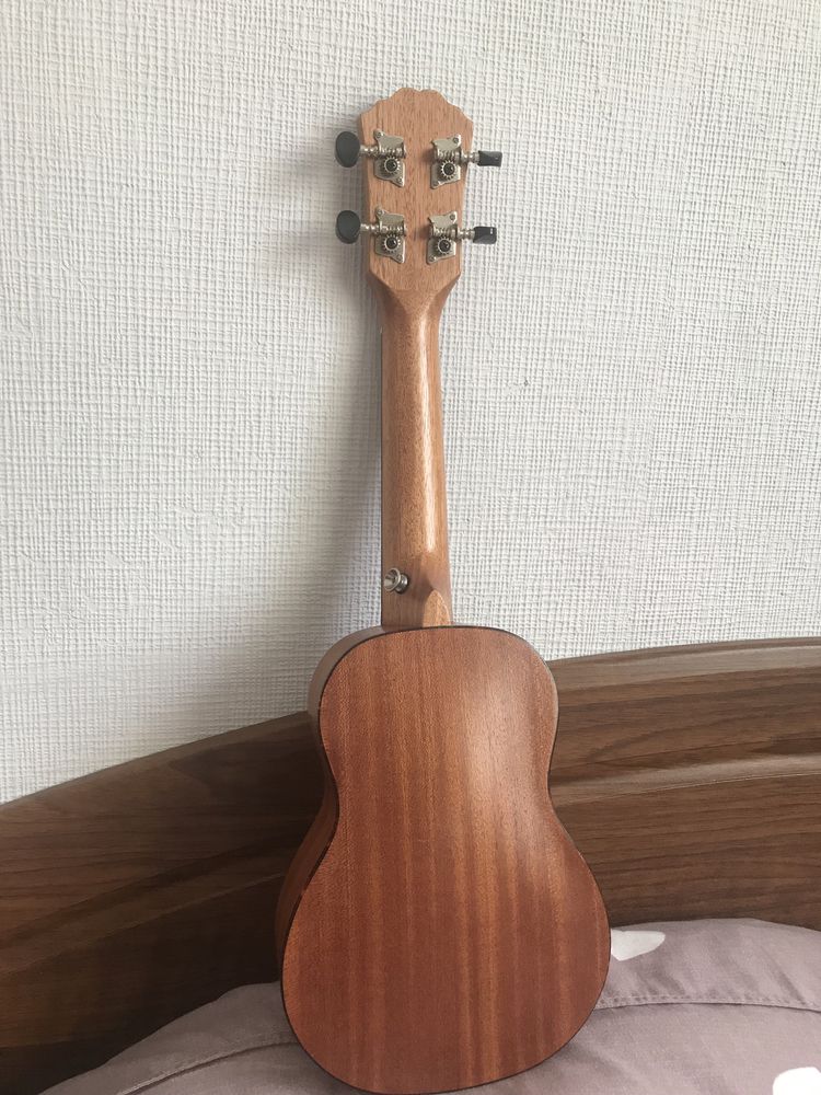 Ukulele Osten soprano 21