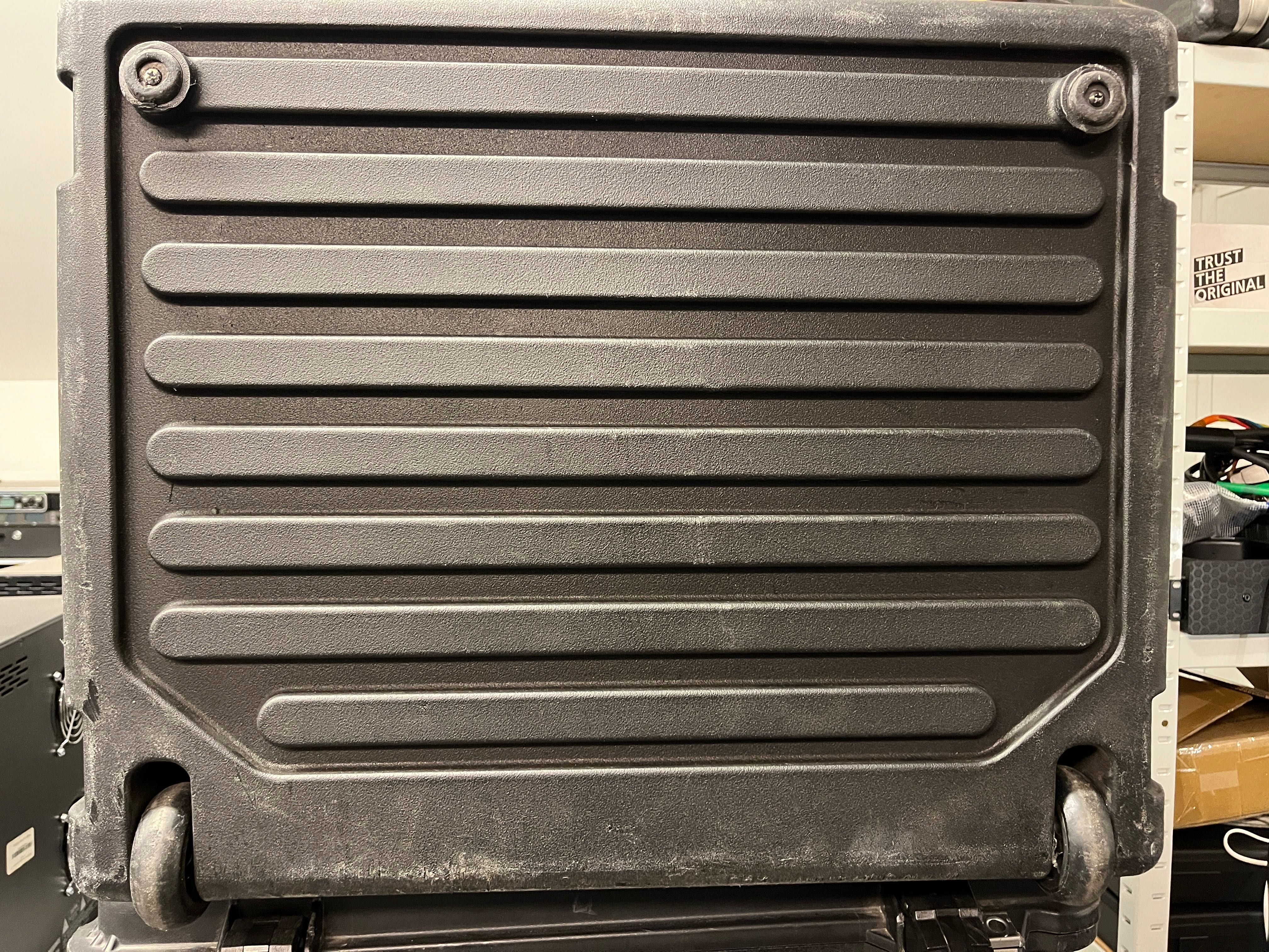 Case 8U SKB R8UW Roto Rolling Rack - Używany