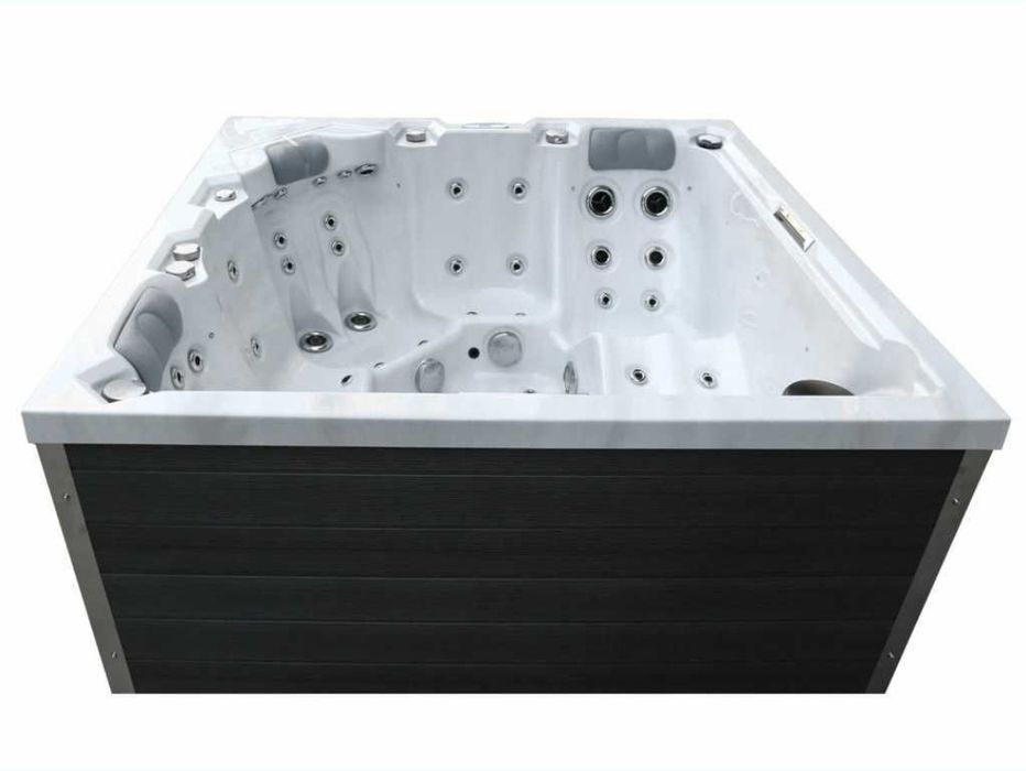 JACUZZI Wanna ogrodowa z hydromasażem Infinitas SE500 GERMANY 12490 €