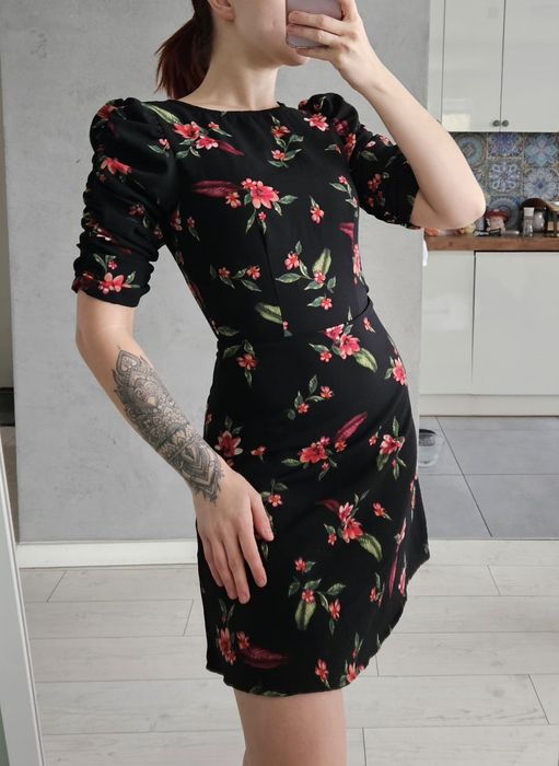 Czarna sukienka amisu w kwiaty xs 34