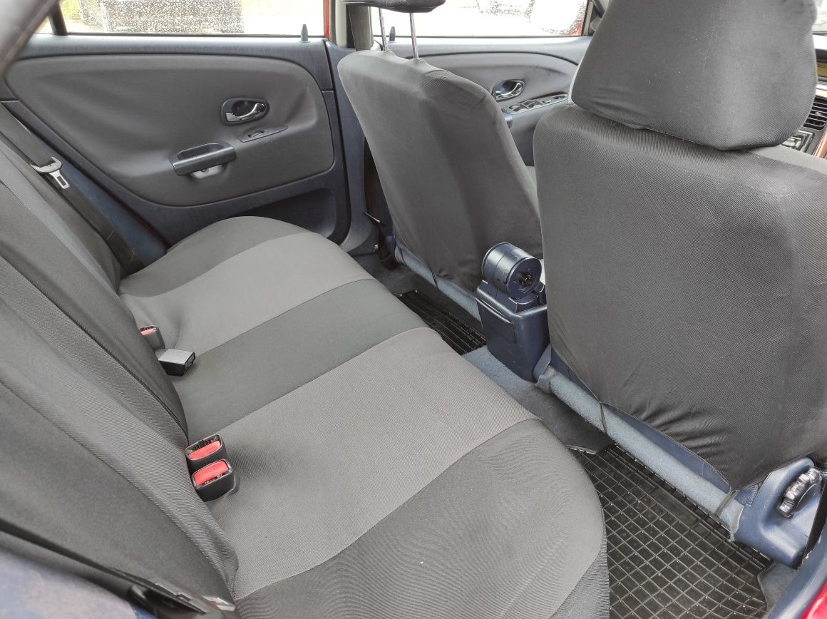Mitsubishi Carisma 1.9 Diesel 2000r. Sprawna klimatyzacja Stan dobry