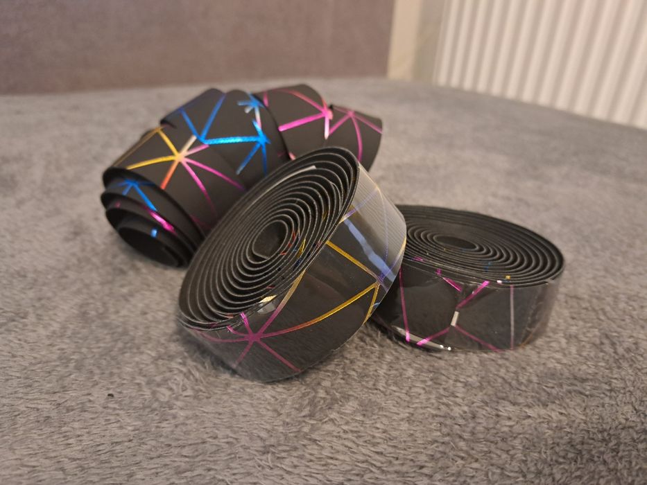 Owijka kierownicy czarno kolorowa neon rainbow tęcza