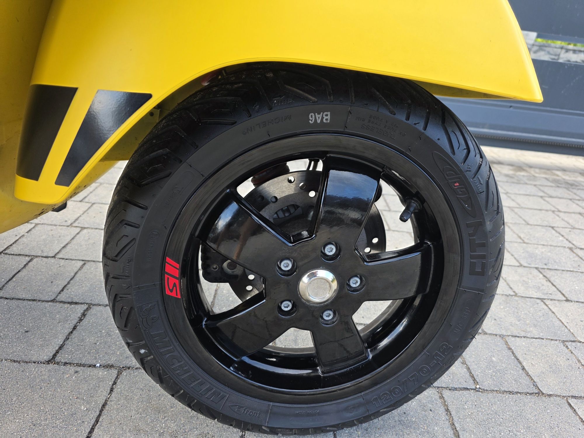 Piaggio vespa 300 gts mały przebieg