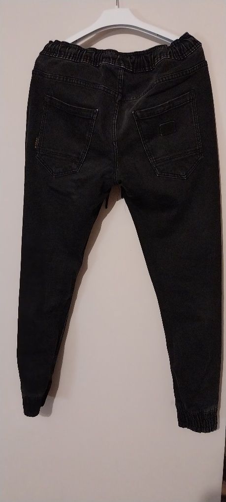 Spodnie jogger Cropp