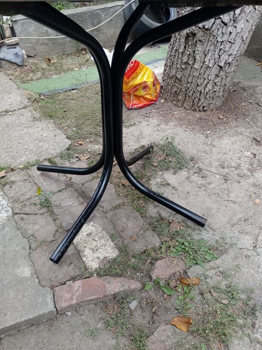 Продам пивной стол и стулья